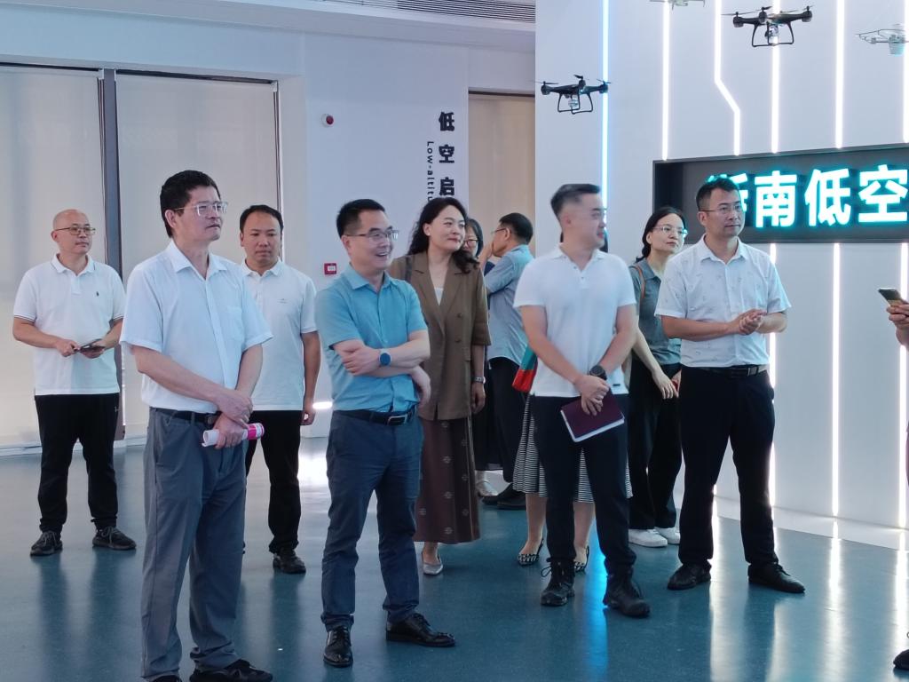 深化產教融合 賦能智慧未來 浙江工貿職業技術學院學術委員會赴中國智能谷與浙南低空飛行服務中心調研紀實